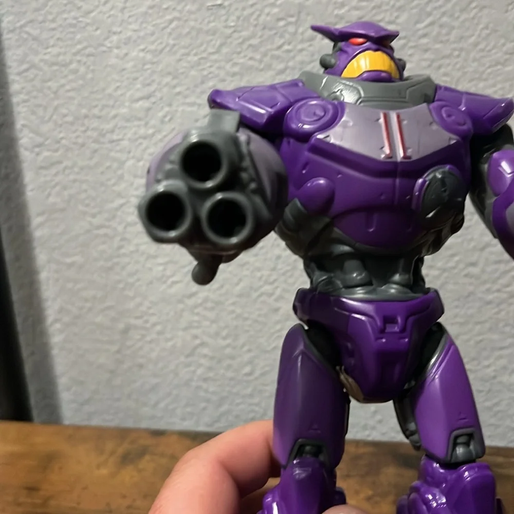 Zorg action figure from Toy story/ Does not include shooting balls from hand - Picture 10 of 13